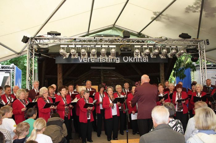 &Ouml;kumenischer Gottesdienst beim W&auml;ldchesfest 2011 - S&auml;ngervereinigung Okriftel am 13.06.2011